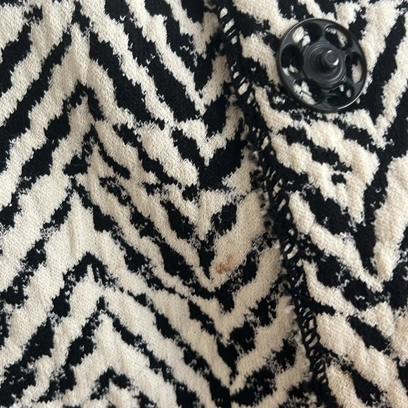 Black and white European lightweight jacket - Picture 5 of 5